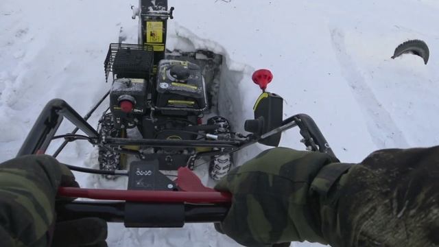 Снегоуборщик бензиновый CHAMPION ST556 самоходный смотреть онлайн