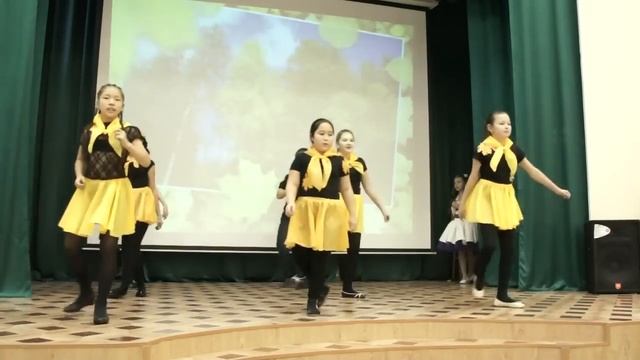 Осенний вернисаж 5 - "а" класс смотреть онлайн