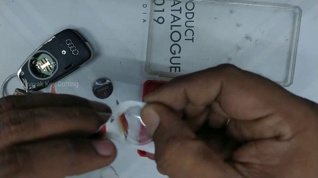 Audi Q3 Key Battery Changing, Q3 Key Battery Replacement смотреть онлайн