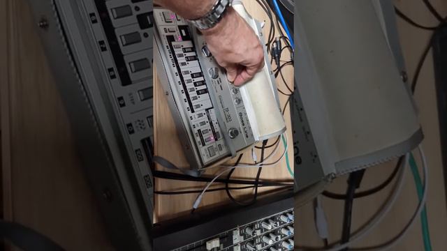 Old School tracks, avec Korg Polysix midi, Matrix Brute, TB303, Tr808 et TR909. смотреть онлайн