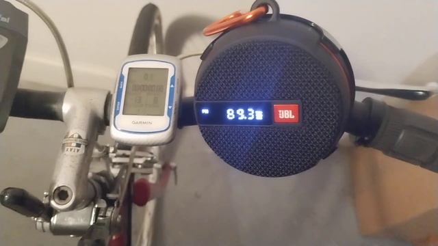 Trying out the JBL Wind 2 speaker on my Peugeot P8 road bike смотреть онлайн