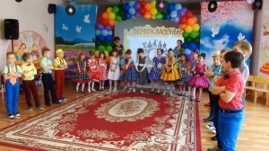 Песня _Катавасия_.Яркий и оригинальный вход на выпуск.Муз.рук.Е.Рабская