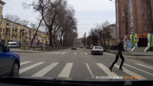 Видеорегистратор Mio MiVue 358 смотреть онлайн