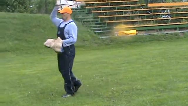 Oleg Von Karthago на тренировке в Чехии. май 2012 г M2U01840.MPG