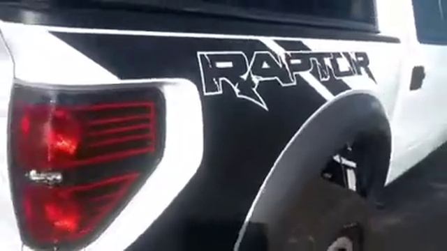 2013 Ford F-150 SVT Raptor смотреть онлайн