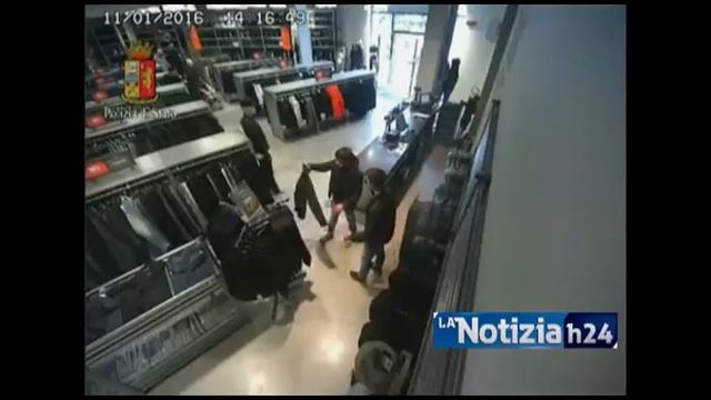 Roma, presi i ladri dei furti a Castel Romano outlet смотреть онлайн