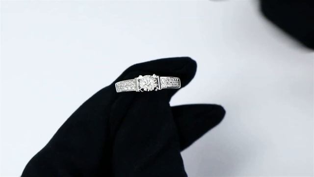 Помолвочное кольцо из белого золота SOKOLOV с бриллиантом 1011116 смотреть онлайн