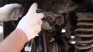 Нива Тревел.  Обслуживание суппортов, замена колодок.