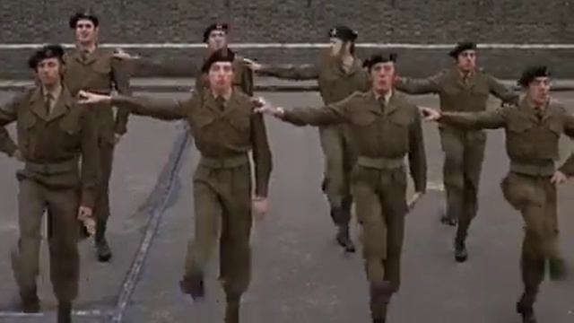 Monty Python Funny Marching смотреть онлайн