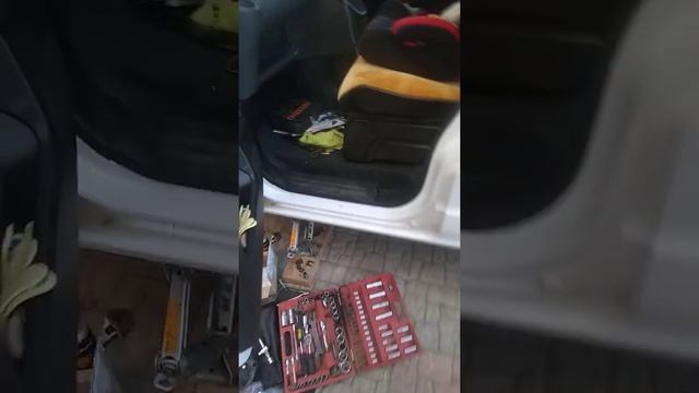 Чистка испарителя кондиционера NISSAN NV200. Попытка замены фильтра салона. смотреть онлайн