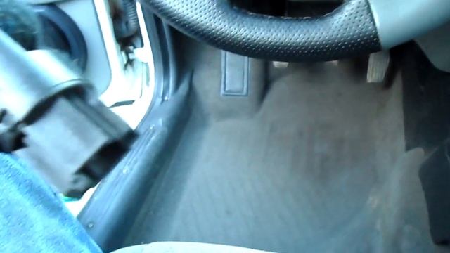 Замена выключателя педали тормоза (концевика) Лада Калина смотреть онлайн