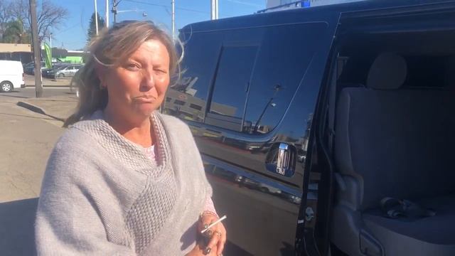 Justine is happy - picking up her Hiace Super GL from Edward Lees / SunRise Cars смотреть онлайн