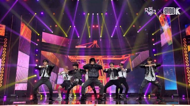 [K-Choreo 8K] 스트레이 키즈 직캠 'CASE 143' (Stray Kids Choreography) l @MusicBank 221014 смотреть онлайн