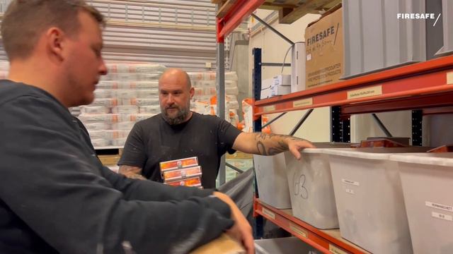 Firesafe John och Fredrik, montörer смотреть онлайн