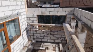 Веранда из газоблока.  Опалубка проемов. Армирование пояса