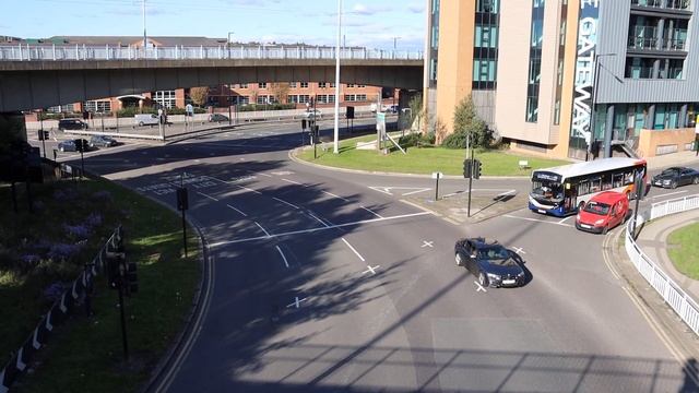 Canon EOS 90D FullHD 50fps - Sheffield Traffic, Handheld (18-55mm) смотреть онлайн