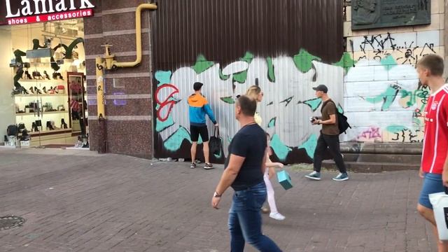 Лютый бомбинг в центре Киева среди белого дня смотреть онлайн