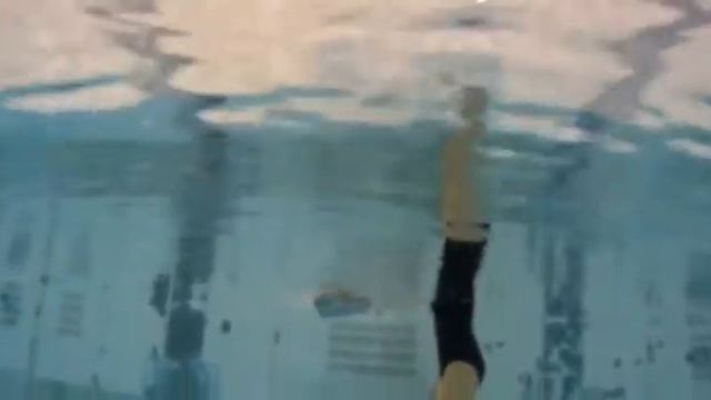 Exercices à effectuer dans l'eau pour les lombalgiques. смотреть онлайн