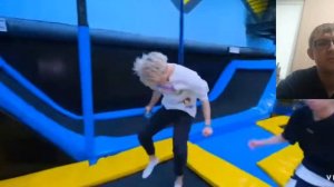 Ночь в закрытом батутном центре. Нас поймали? Реакция на Лёшу Майсака.