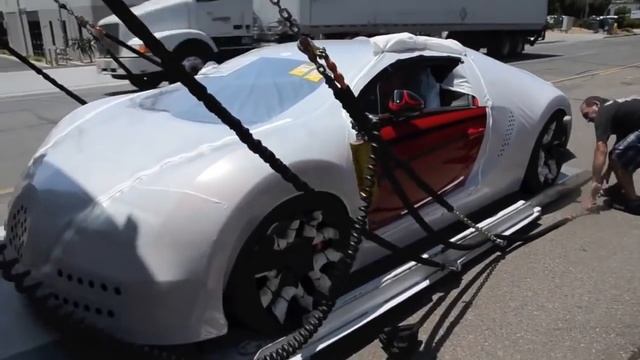 Заводская упаковка и доставка Bugatti Veyron | АвтоМото Канал смотреть онлайн