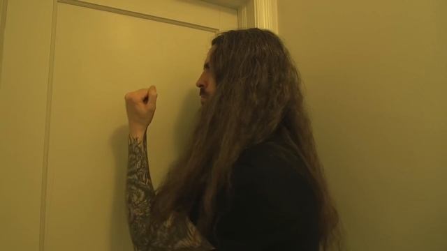 How Drummers Knock on Doors смотреть онлайн