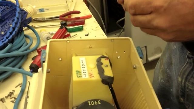 How to Assemble Aqua Products Aquabot | Pool Cleaner Repair Demo смотреть онлайн