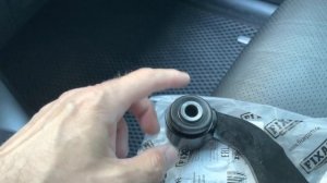 Верхний серповидный рычаг с плавающим сайлентблоком RAV4