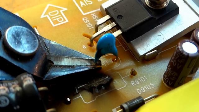 Хлопок внутри телевизора. Испуг. ЖК ТВ Philips не включается. Курсы телемастеров. смотреть онлайн