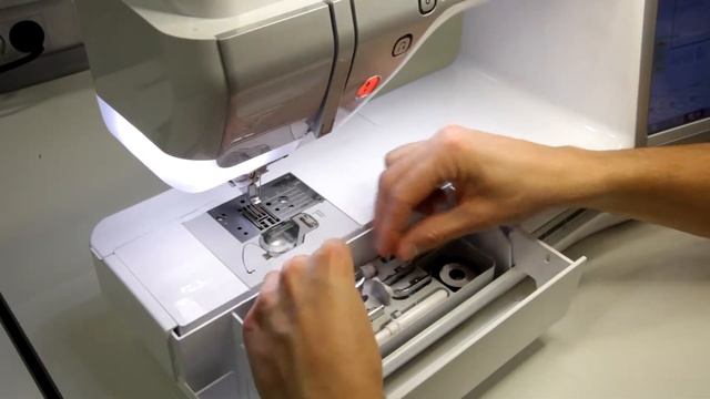 Brother innov-is V5 - presser foot and needle смотреть онлайн