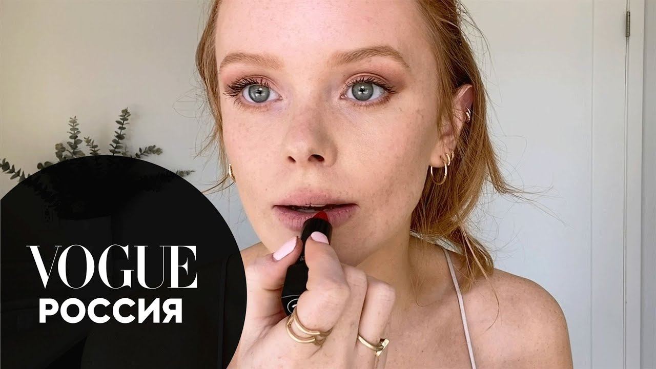 Эбигейл Коуэн показывает макияж для рыжеволосых девушек | Vogue Россия смотреть онлайн
