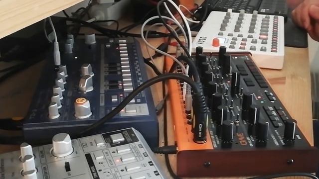 Electron Model Samples and Behrihger TD3. Acid Trance is Back ))) смотреть онлайн