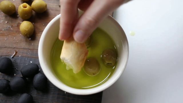 Чем отличается Маслины от Оливок | В чем разница ? смотреть онлайн