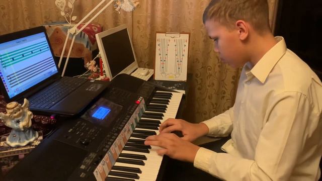 Artem. Чтение нот с листа на 4 презентации "Humpty-Dumpty" смотреть онлайн