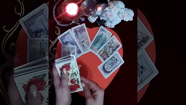 ЧТО В ЛЮБВИ ПОРАДУЕТ? ❓❤ЧЕМ СЕРДЦЕ УСПОКОИТСЯ? ❓❤ #тарогаданиеналюбовь #shortstaro