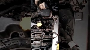 Снятие впускного коллектора Лада калина 16-клапанная