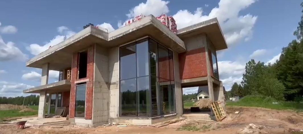 Строительство монолитного дома 360 м2 с плоской кровлей