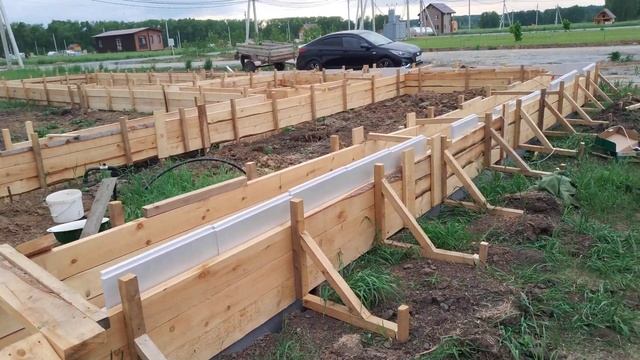 Установка опалубки. ч. 4. OSB по углам, внешнее утепление фундамента смотреть онлайн