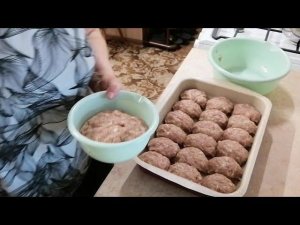 ЗАПЕКАЛА КОТЛЕТЫ В ДУХОВКЕ . / СДЕЛАЛА ПОДКОРМКУ ДЛЯ ПЛОТВЫ