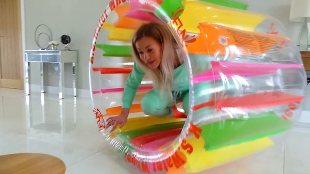 Gaby and Alex play game - The Floor is Lava Challenge смотреть онлайн
