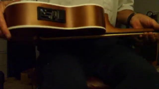 U bass .. bass ukulele ..acoustic bass ..electric bass .. baritone ukulele смотреть онлайн