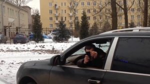 Очередной ХАМ  на ПОРШЕ не пропускает скорую с пациентом.