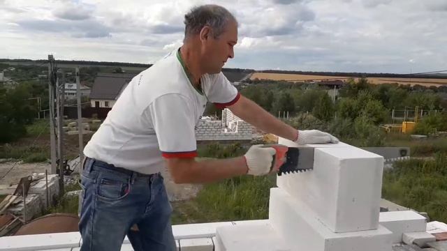 Кратко. Строим второй этаж из газоблока. Половина уже сделано смотреть онлайн