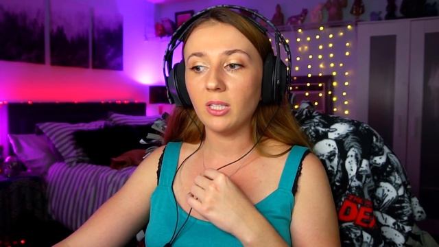 I found a scary xmas gift! | A Creepy Christmas Wish Story | Scary Text Message Story Reaction смотреть онлайн