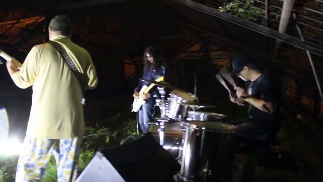 Концерт на траве группы "Нalyk Рunk " в Ботаническом, камера: Абликим Акмуллаев, 01.10.16. смотреть онлайн