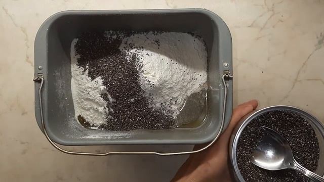 Супер полезный хлеб с семянами Чиа и льняной мукой на закваске в хлебопечке. смотреть онлайн