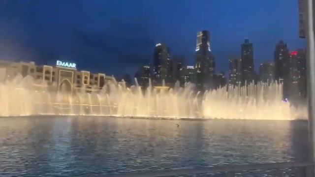The Dubai Fountain #Dubaifountain #The World's Largest Choreographed Fountain l Amazing Fountain смотреть онлайн