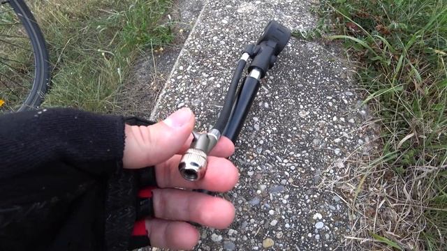 обзор ручного насоса для велосипеда / overview of a hand pump for a bicycle смотреть онлайн