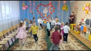 танец Мама  первое слово  старшая группа