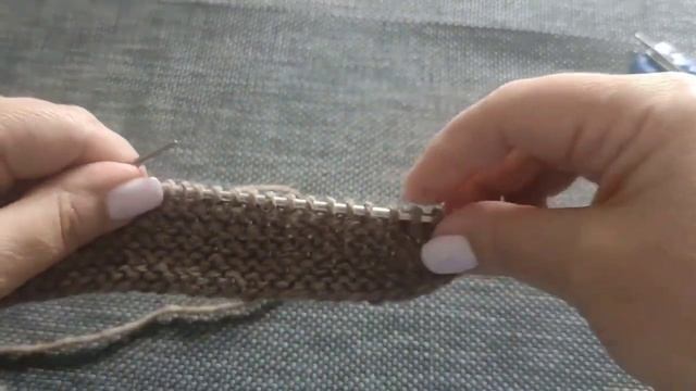 Простая шапка спицами для начинающих. смотреть онлайн