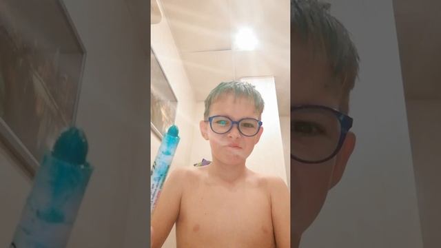 Покрасил волосы в зелёный цвет смотреть онлайн